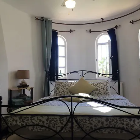 Willa Quinta Anita, Idyllic In Country House Style Loulé