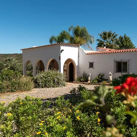 Quinta Anita, Idyllic In Country House Style Villa